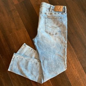Stonewashed American Eagle jeans, 38x32